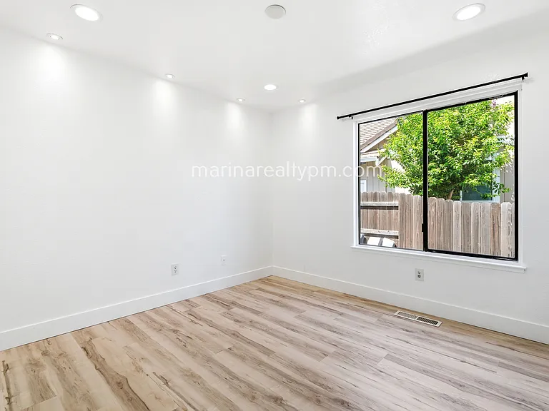 208 Buttercup Cir — Photo 34