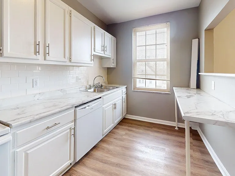2550 Kemper Rd — Photo 11