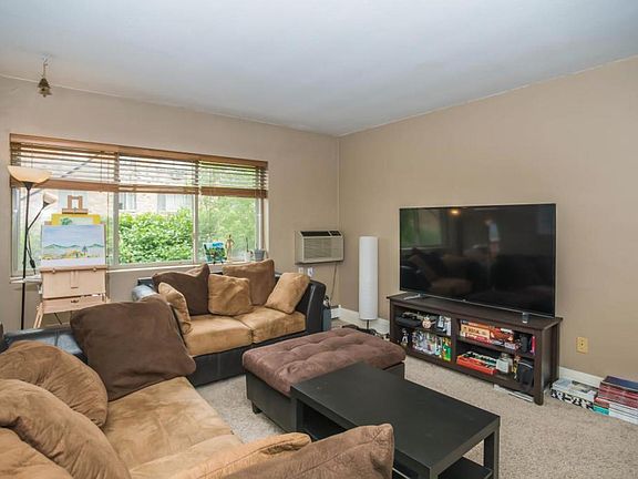 5th image of 504 Franklin Ave W #2F