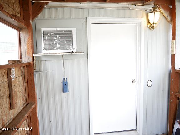 3rd image of 391 Gregory St #15