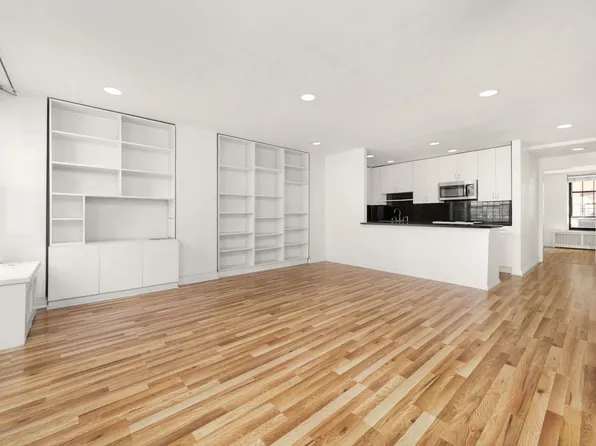 1 5th Avenue image 4 of 11