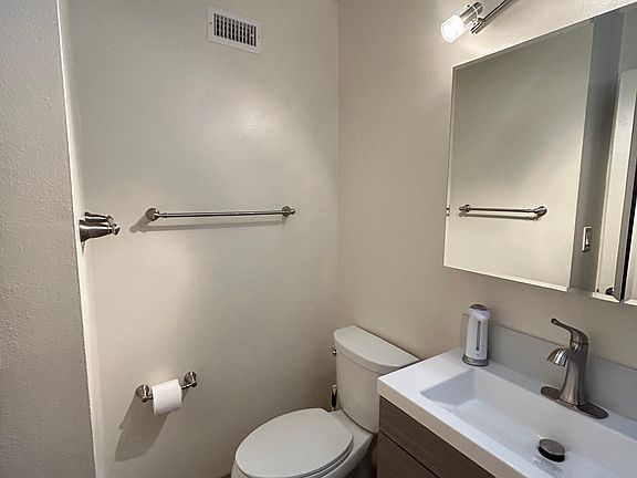 4th image of 76 Warwick Pl