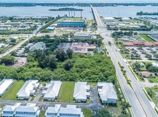 427 18th St, Vero Beach, FL 32960