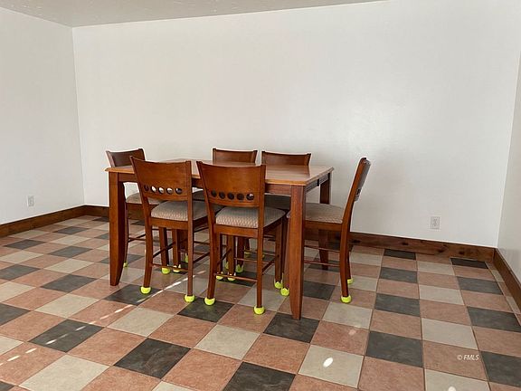 5th image of 140 Barlow St