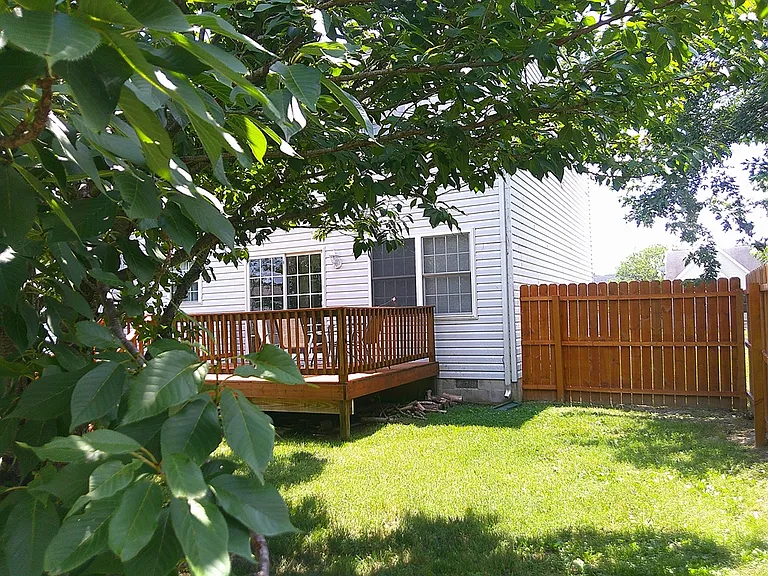 209 Ingram St E — Photo 5