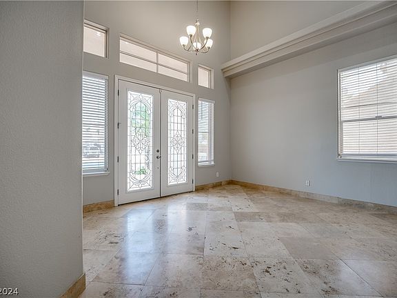 5th image of 10085 Gold Thorn St
