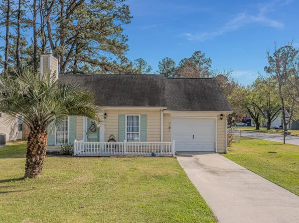200 Corsair St, Summerville, SC 29483