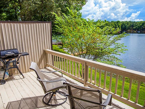 5th image of 6 Lakeshore Ct Unit 100