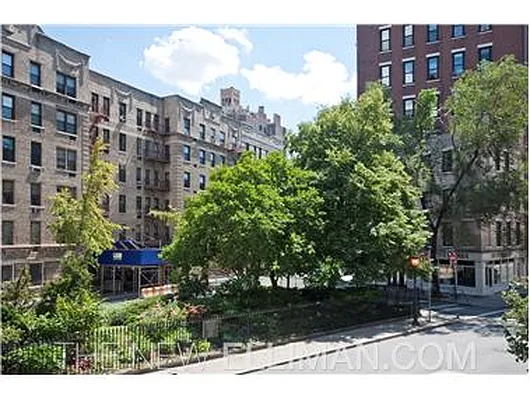 Sold by Douglas Elliman | media 22