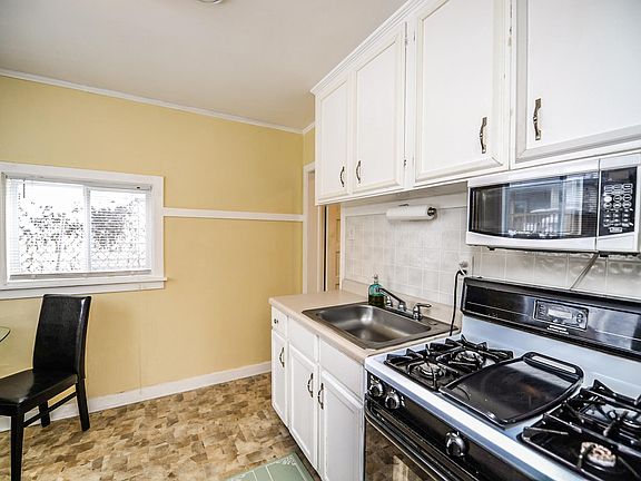 5th image of 5431 W Leland Ave
