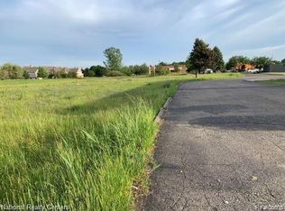 43300 Hayes Rd, Clinton Township, MI 48038