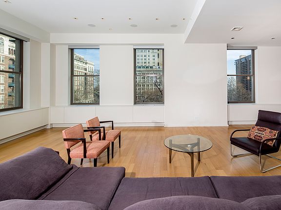 4th image of 210 W Washington Sq APT 5E