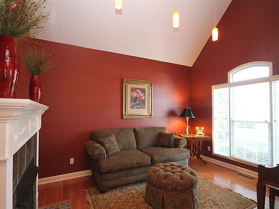 5th image of 1405 Misty Creek Dr