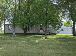 404 4th St SW, Forman, ND 58032