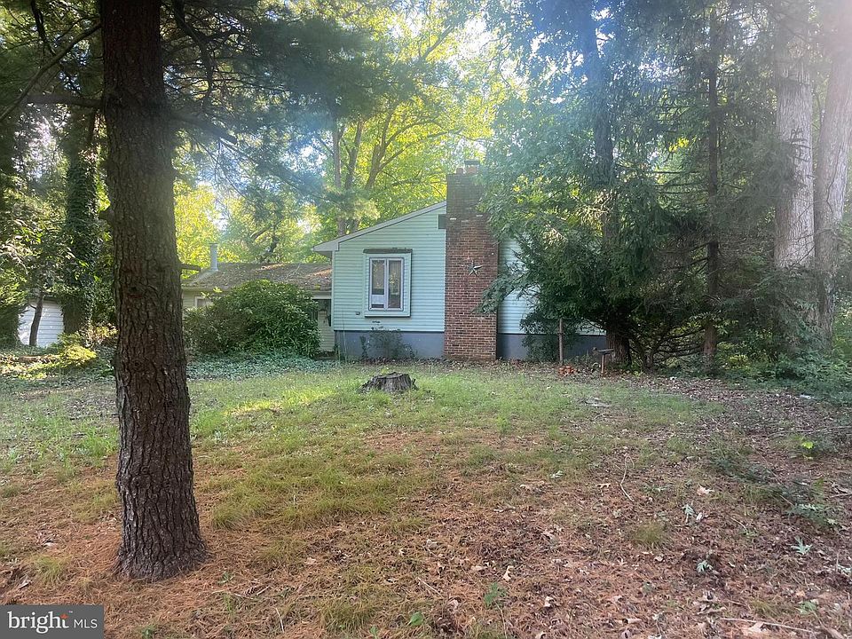 2nd image of 615 Johnson Rd
