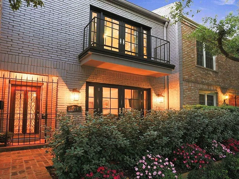 2214 Welch St — Photo 1