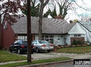153 Canterbury Gate, Lynbrook, NY 11563