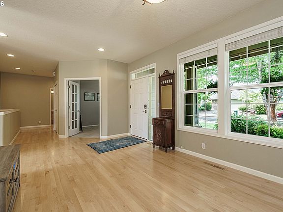 5th image of 1216 SE 47th St