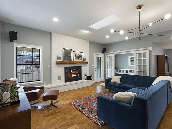 5th image of 307 Mahan St