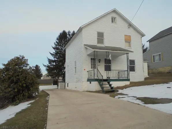 650 6th St, Colver, PA 15927