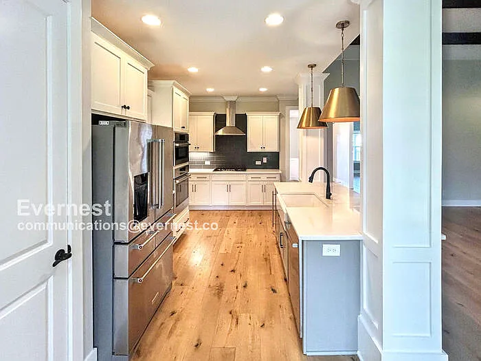 4 bed, 3.0 bath, 3080 sqft, $3,495 — Photo 3