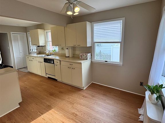 5th image of 41 Mohawk Drive
