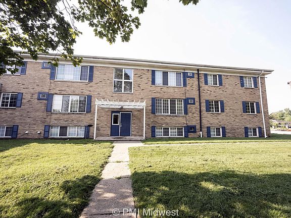 3rd image of 6220 E 11th St #305