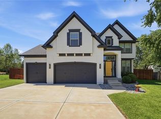 8426 Green Rd, Lenexa, KS 66227