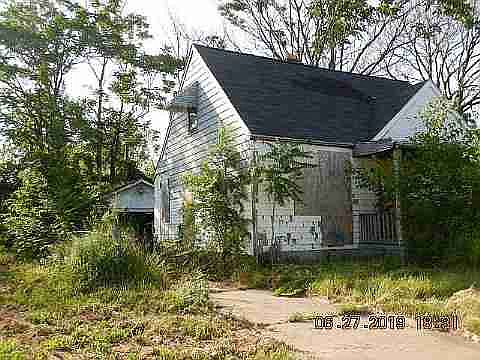 3196 Bassett