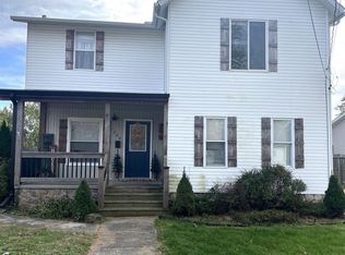366 W Spruce St, Canton, IL 61520