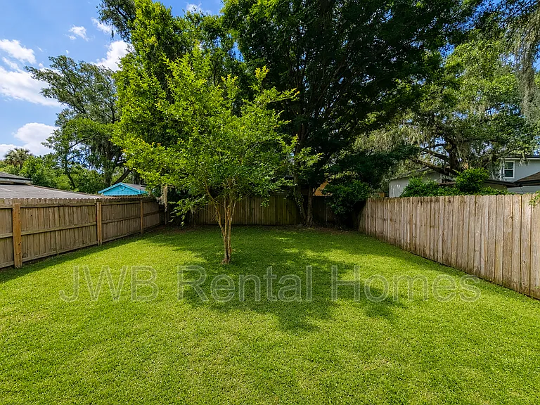 8818 Cocoa Ave — Photo 13