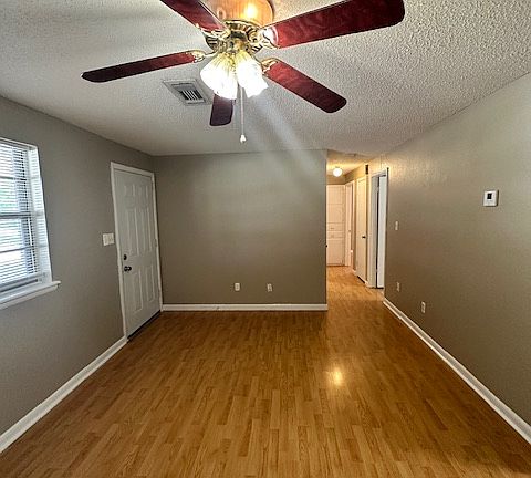 4th image of 721 N Bristow Ave