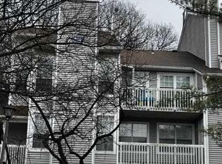 61 Eagles Notch Dr, Englewood, NJ 07631