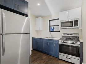 199 Freeman St, Brooklyn, NY
