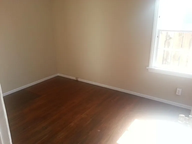 950 W Almond Ave — Photo 12