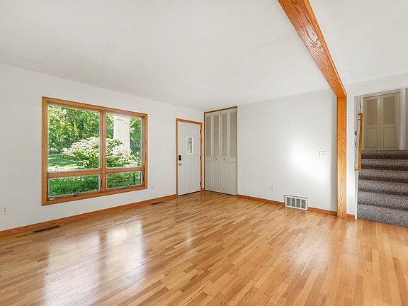 4th image of 7411 Bush Rd
