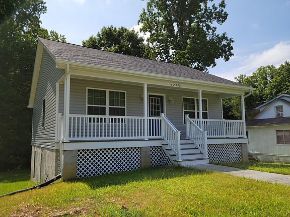 2nd image of 42328 Calvert Cir