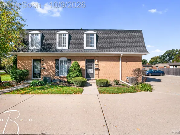 22817 Overlake St, Saint Clair Shores, MI 48080