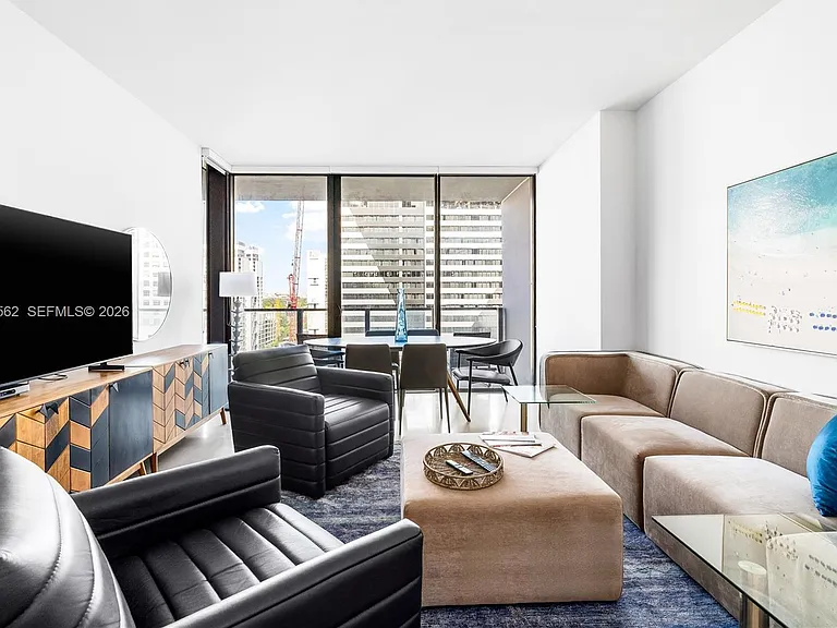 88 SW 7th St #1006 — Photo 8
