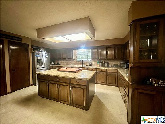 4th image of 607 Pincham St