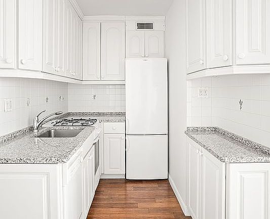 5th image of 439 E 88th St APT 2E
