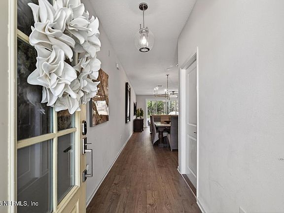 3rd image of 32 TAMAR Court