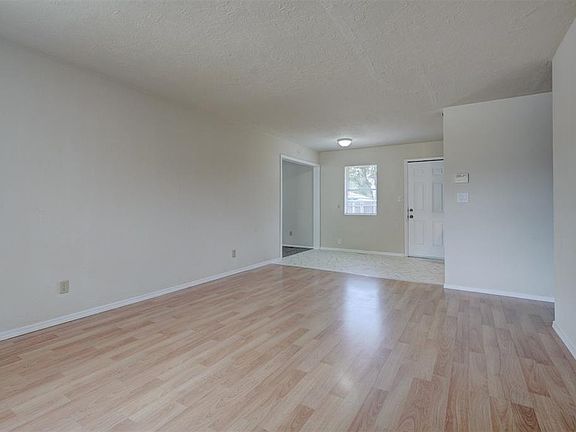 4th image of 6209 NW 22nd St