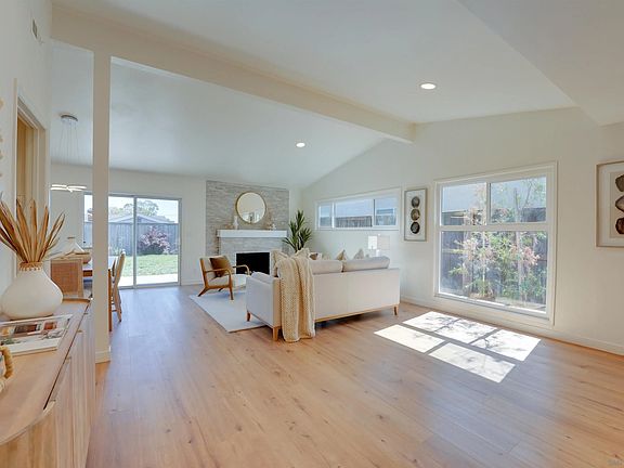 2nd image of 2653 Lange Ave