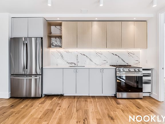 3rd image of 38-38 32nd St #1009
