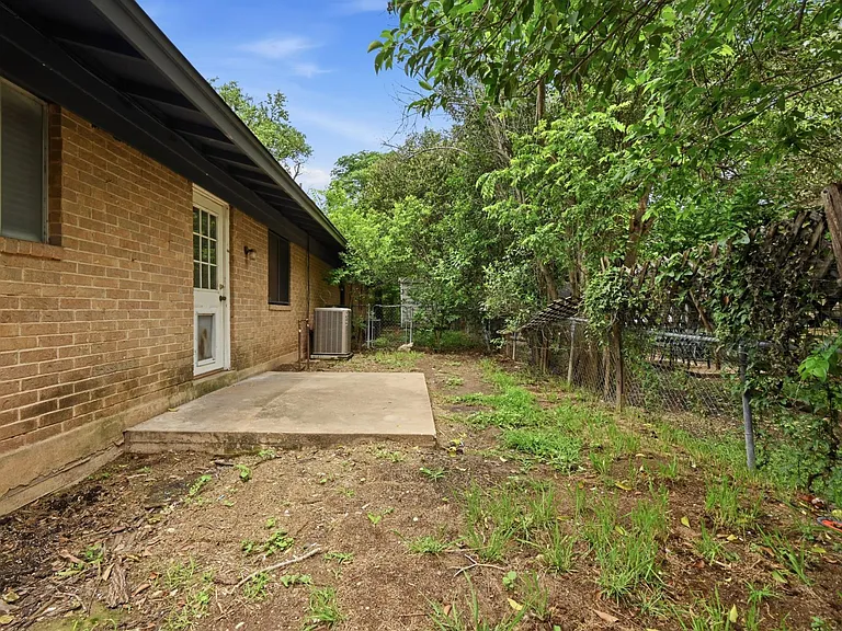8910 Little Walnut Pkwy #A — Photo 29