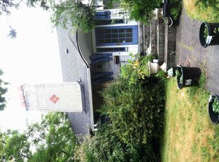 7568 Roosevelt Way NE, Seattle, WA 98115