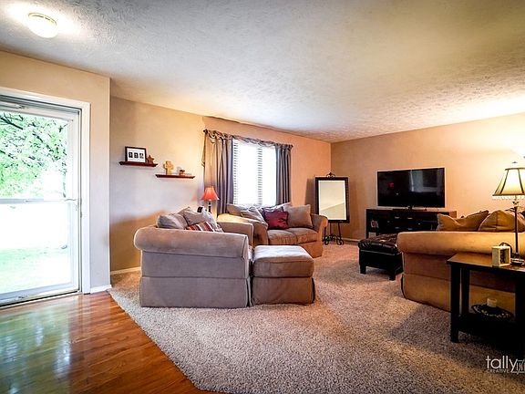 2nd image of 4040 Driftwood Dr