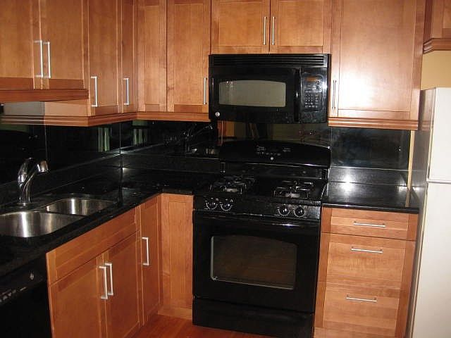 2nd image of 435 Summit Dr
