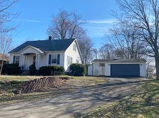 396 N 5th St, Albion, IL